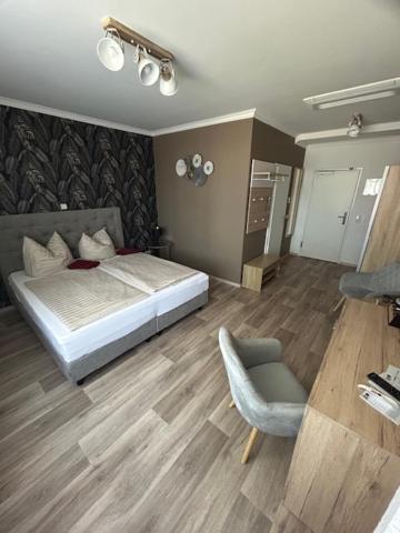 Second Home Hotel Merseburg Buitenkant foto